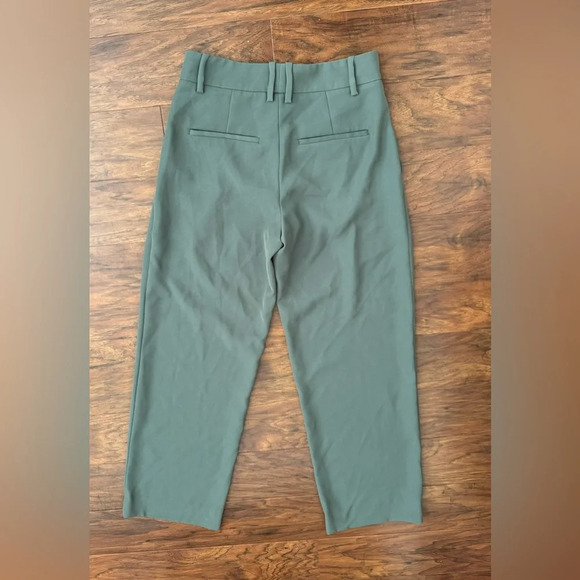 Vince Ankle Pleated Front Dress Pants Quiet Luxury Career Office Minimalist Sz 0 - Picture 2 of 11